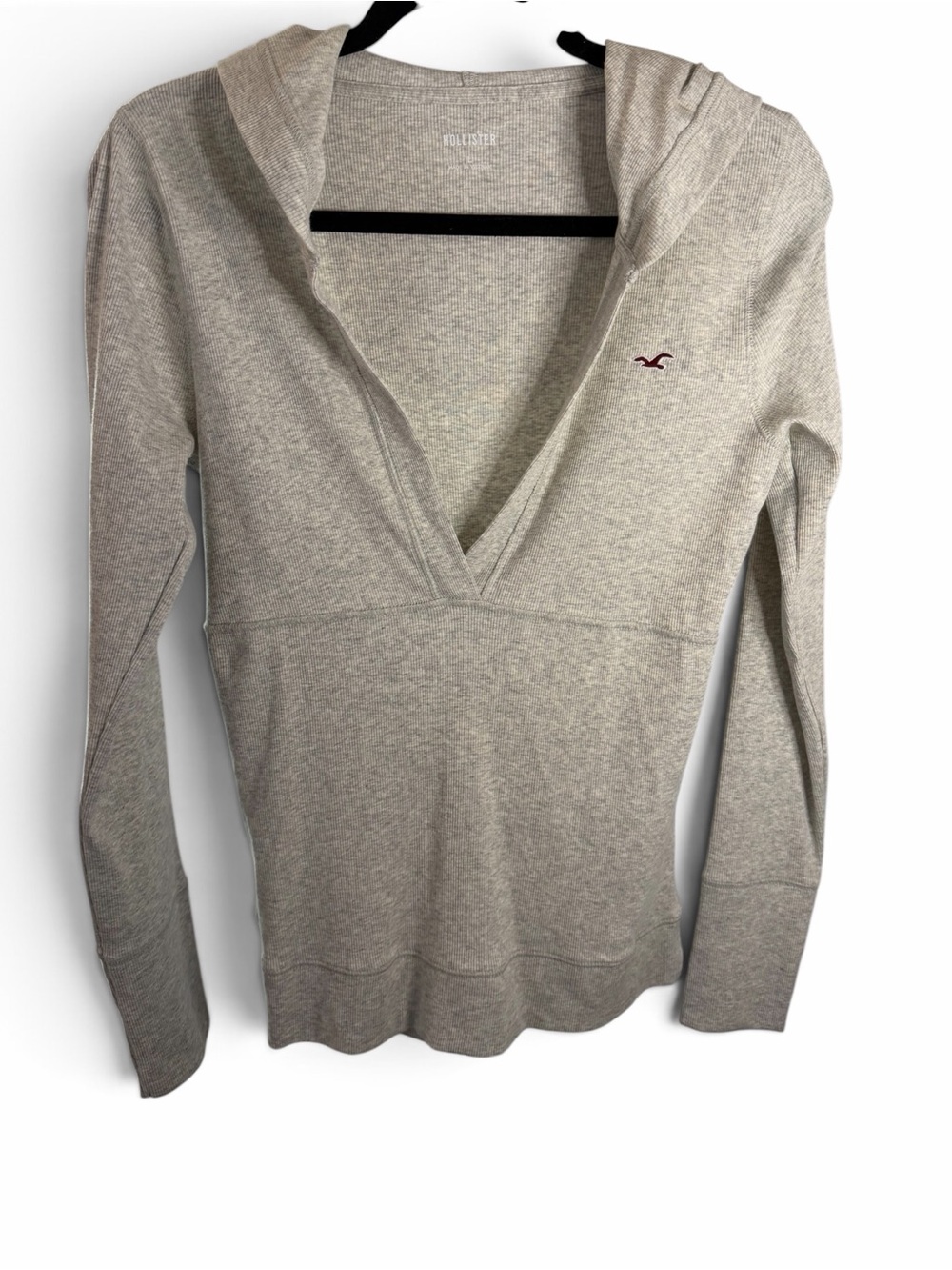 Hollister Women's Gray Hooded V-Neck Sweater
PTP 18 &, L 26”